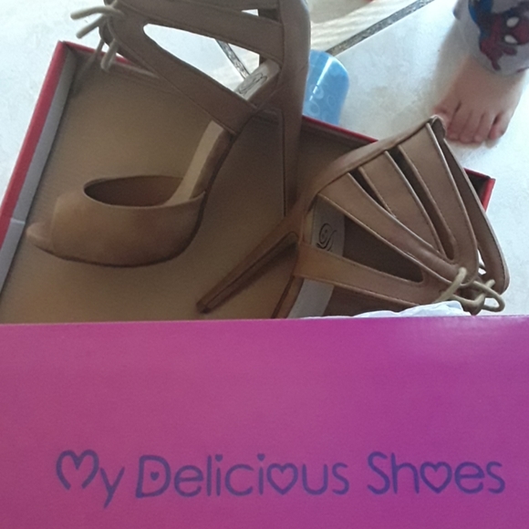 Heels - Picture 6 of 8